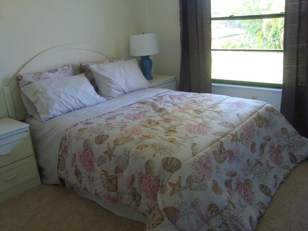 Pool Home With A New Sparkling Pool, Close To Beach, Lovely Lake View North North Naples Екстериор снимка