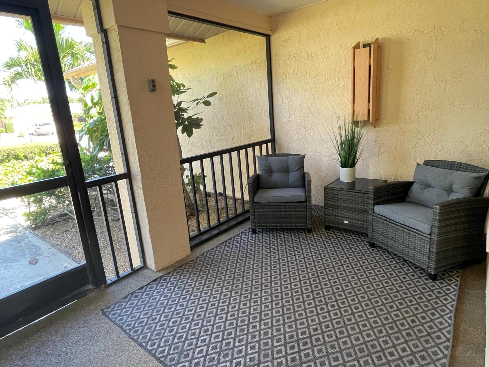 Pool Home With A New Sparkling Pool, Close To Beach, Lovely Lake View North North Naples Екстериор снимка