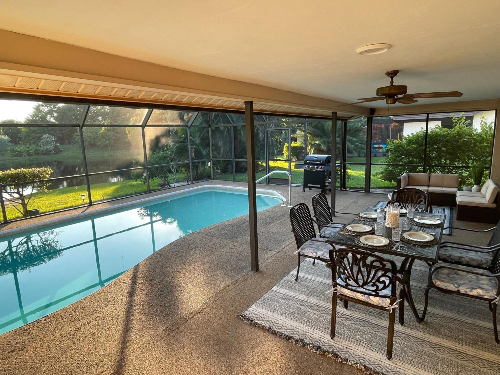 Pool Home With A New Sparkling Pool, Close To Beach, Lovely Lake View North North Naples Екстериор снимка
