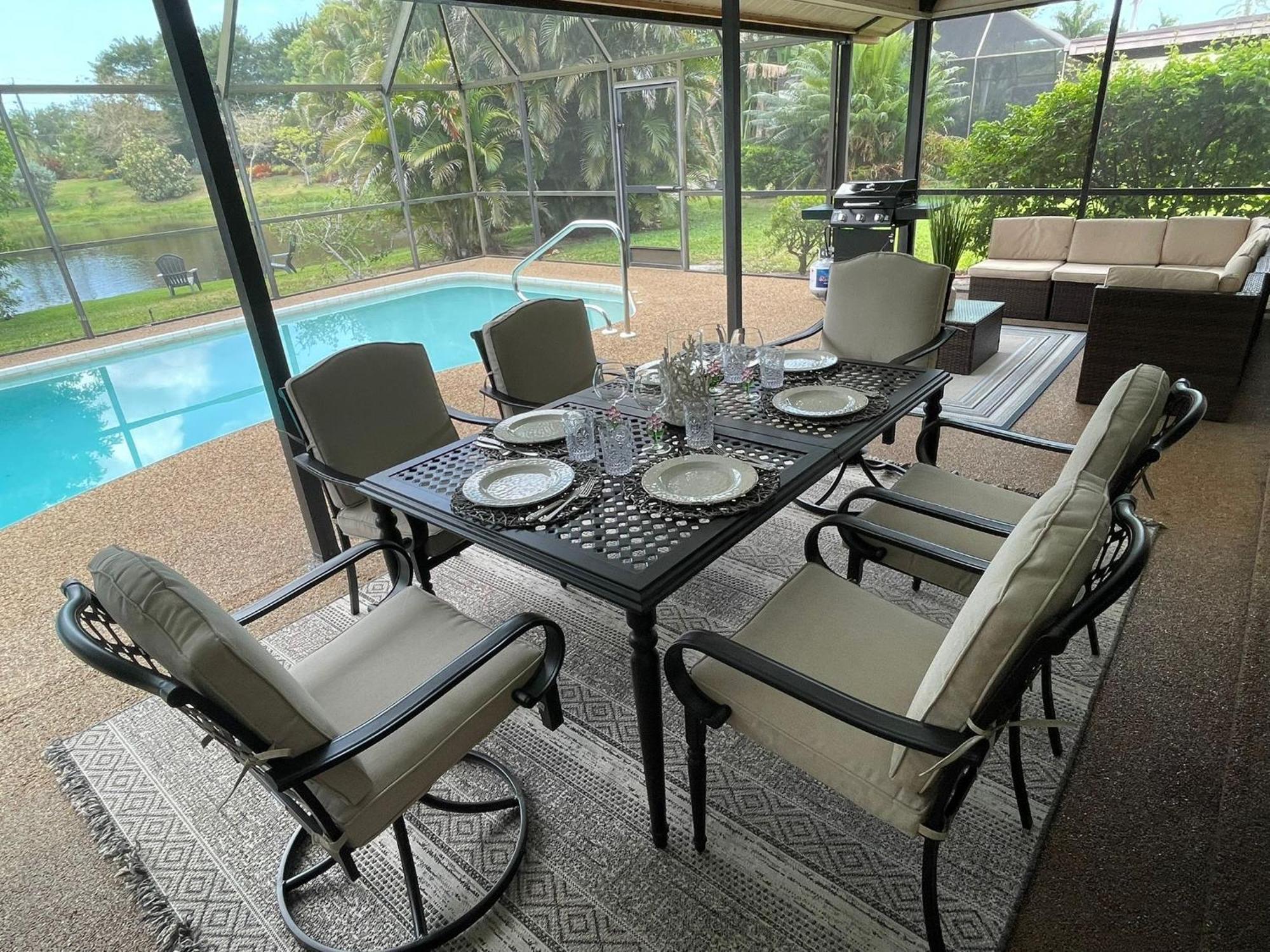 Pool Home With A New Sparkling Pool, Close To Beach, Lovely Lake View North North Naples Екстериор снимка