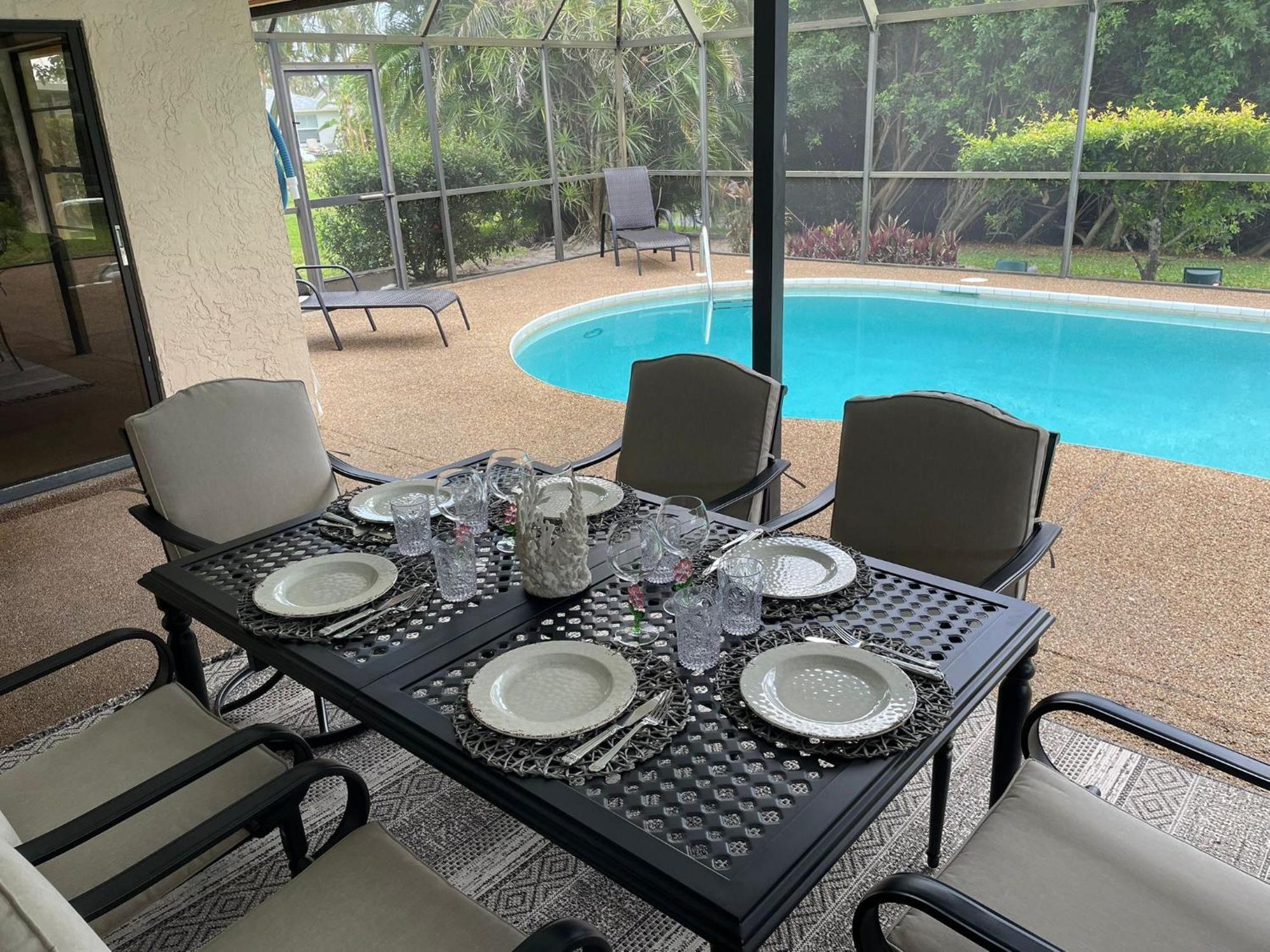 Pool Home With A New Sparkling Pool, Close To Beach, Lovely Lake View North North Naples Екстериор снимка